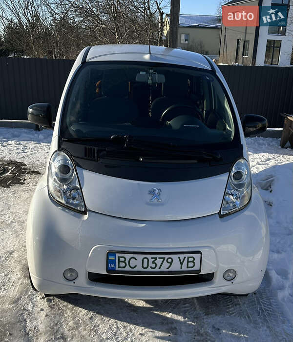 Хэтчбек Peugeot iOn 2011 в Львове