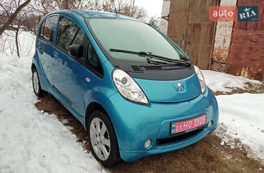 Хэтчбек Peugeot iOn 2015 в Радехове