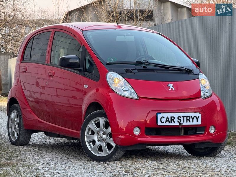 Хэтчбек Peugeot iOn 2011 в Стрые