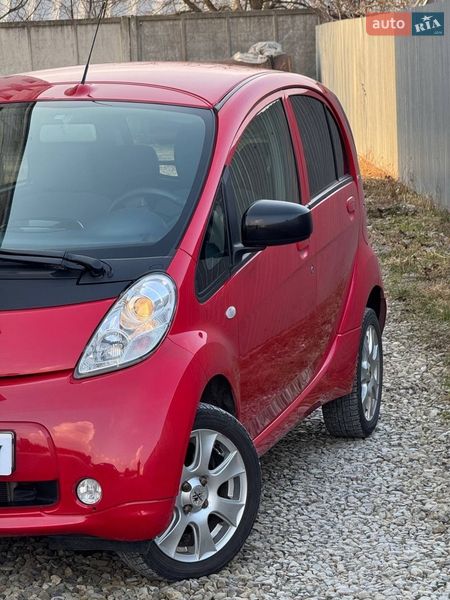 Хэтчбек Peugeot iOn 2011 в Стрые
