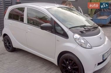 Хетчбек Peugeot iOn 2012 в Олександрії