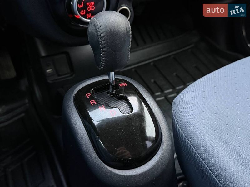 Хэтчбек Peugeot iOn 2019 в Стрые