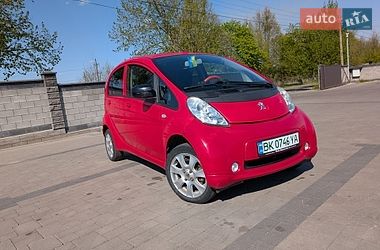 Хэтчбек Peugeot iOn 2011 в Ровно