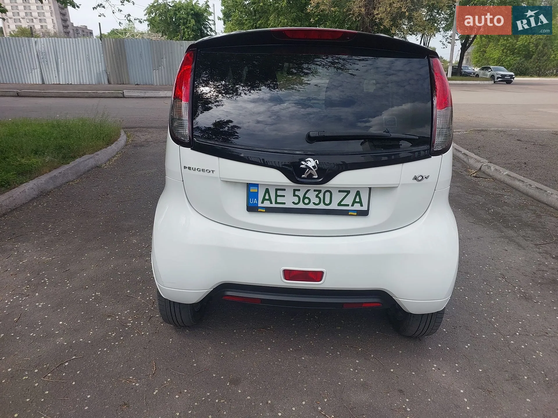 2012 Peugeot iOn - мініатюра 5