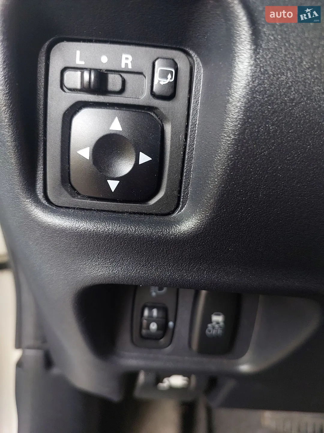 2012 Peugeot iOn - мініатюра 15
