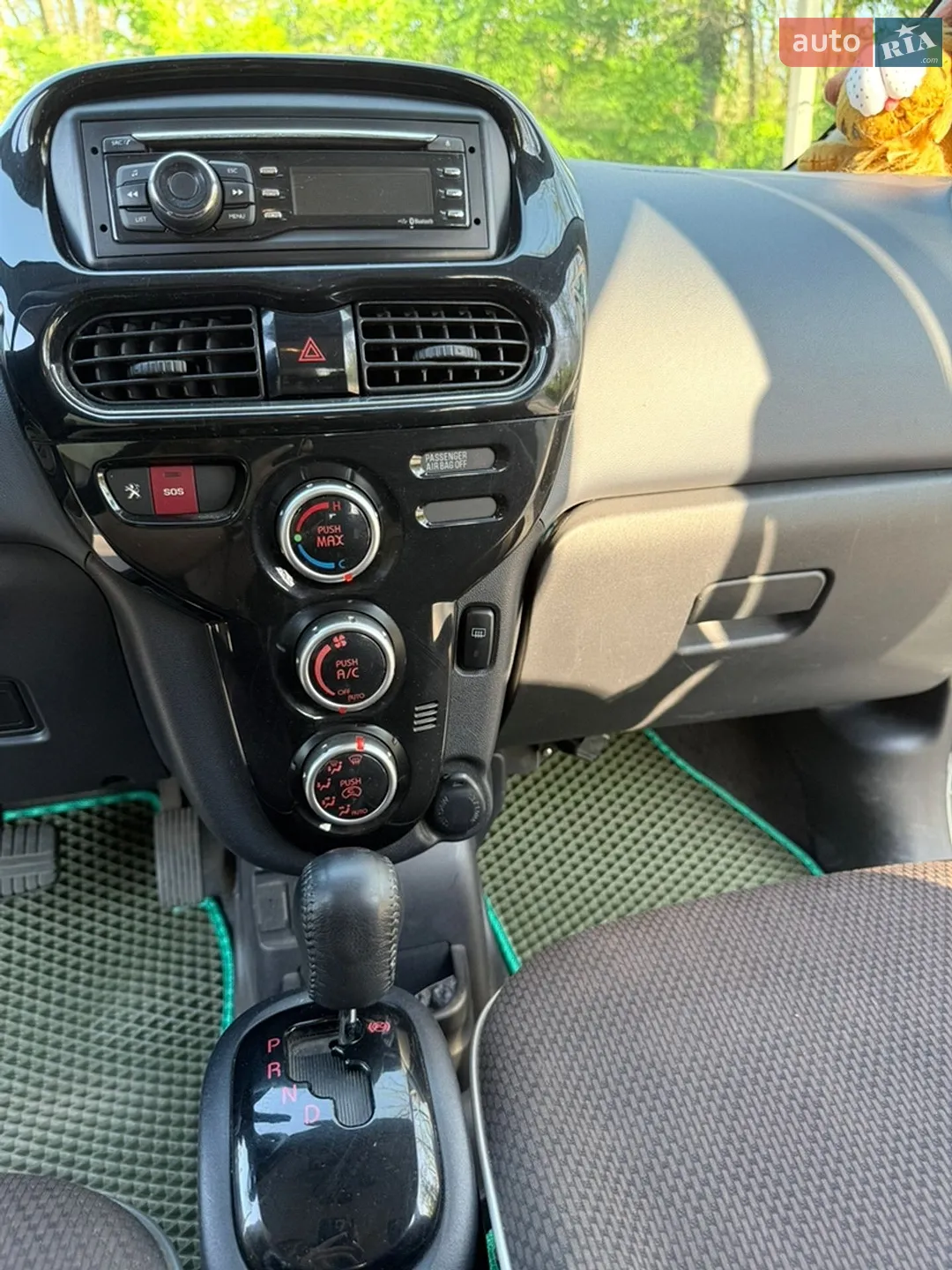 2012 Peugeot iOn - мініатюра 18