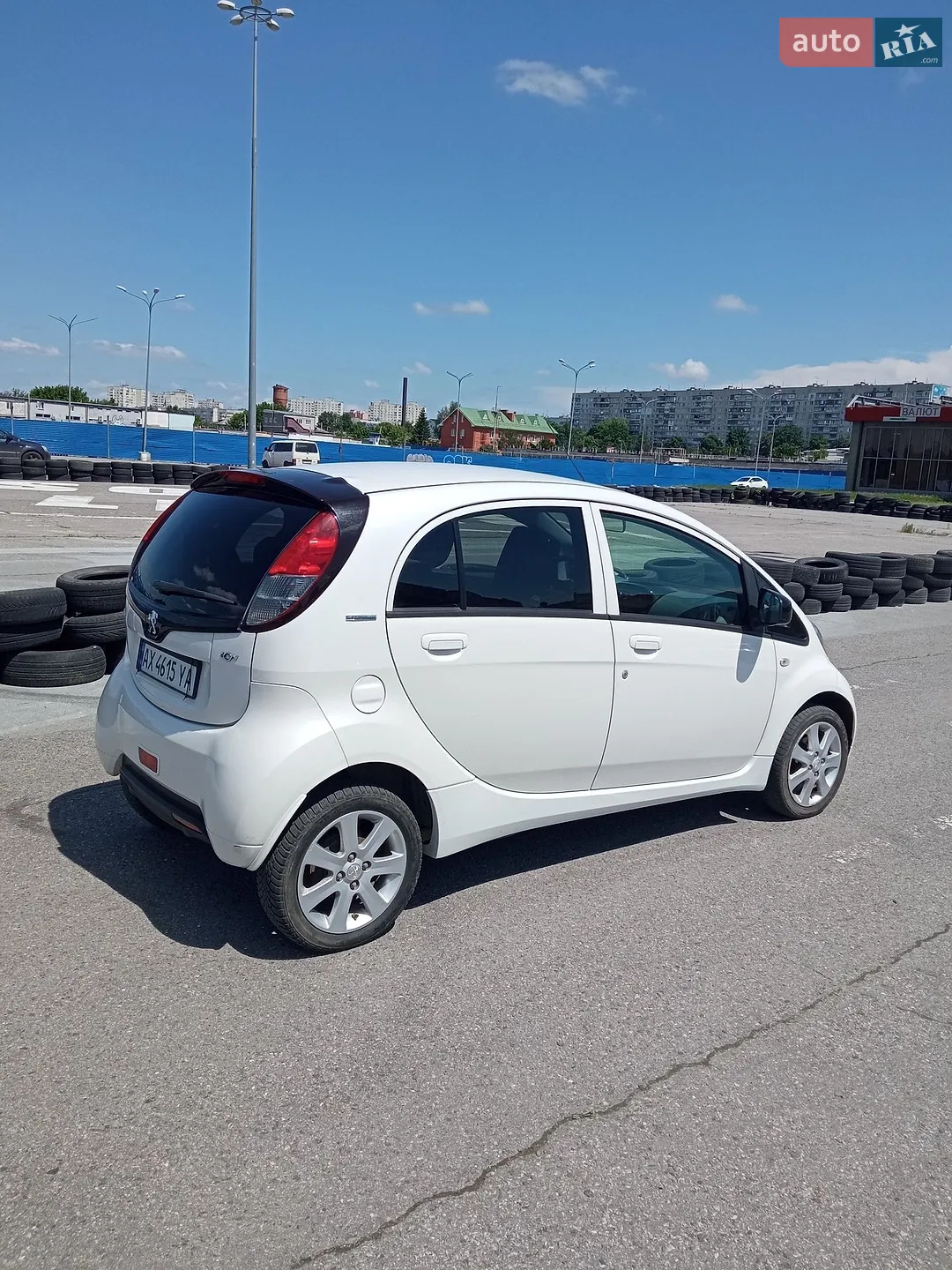 2016 Peugeot iOn - мініатюра 6