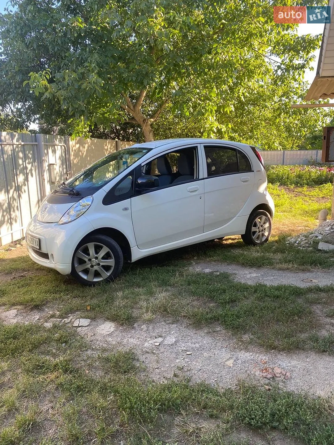 2012 Peugeot iOn - мініатюра 6