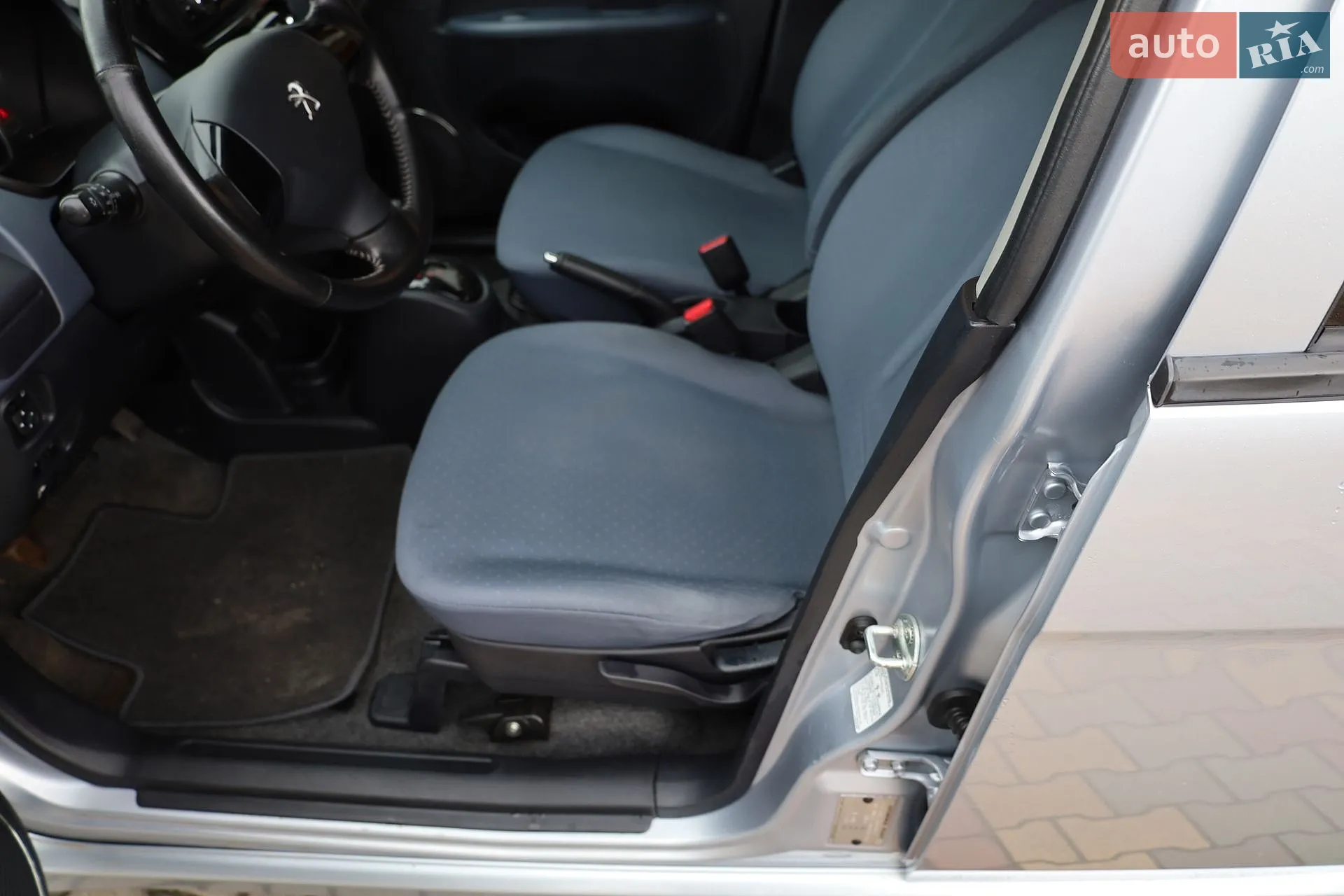 2014 Peugeot iOn - мініатюра 26