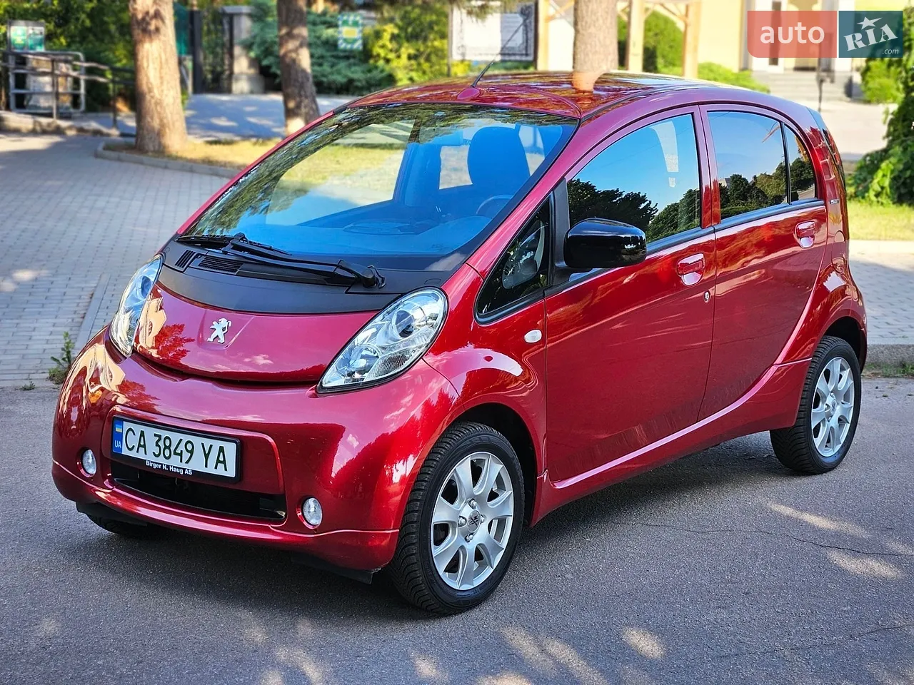 2015 Peugeot iOn - мініатюра 18