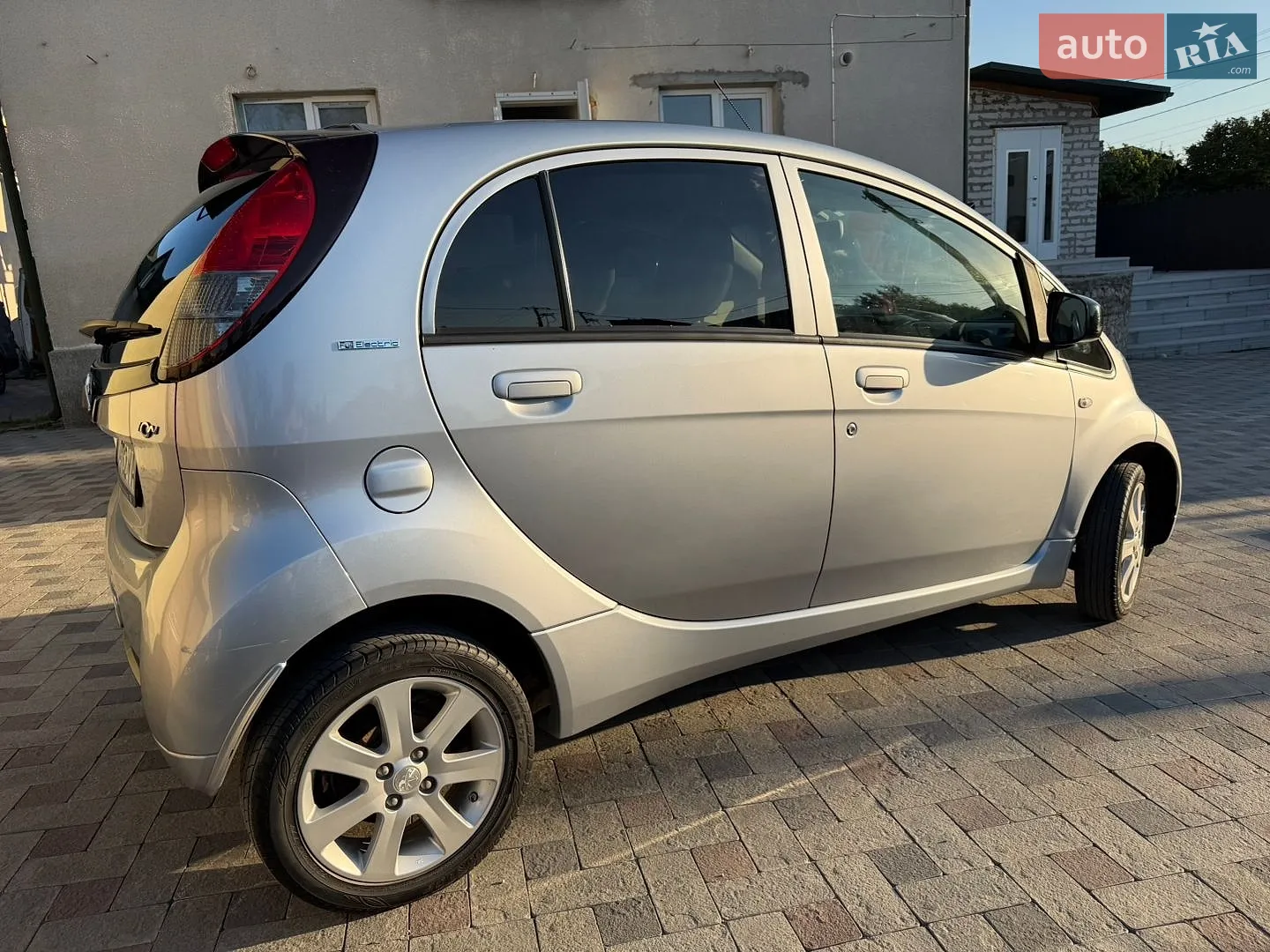 2016 Peugeot iOn - мініатюра 3