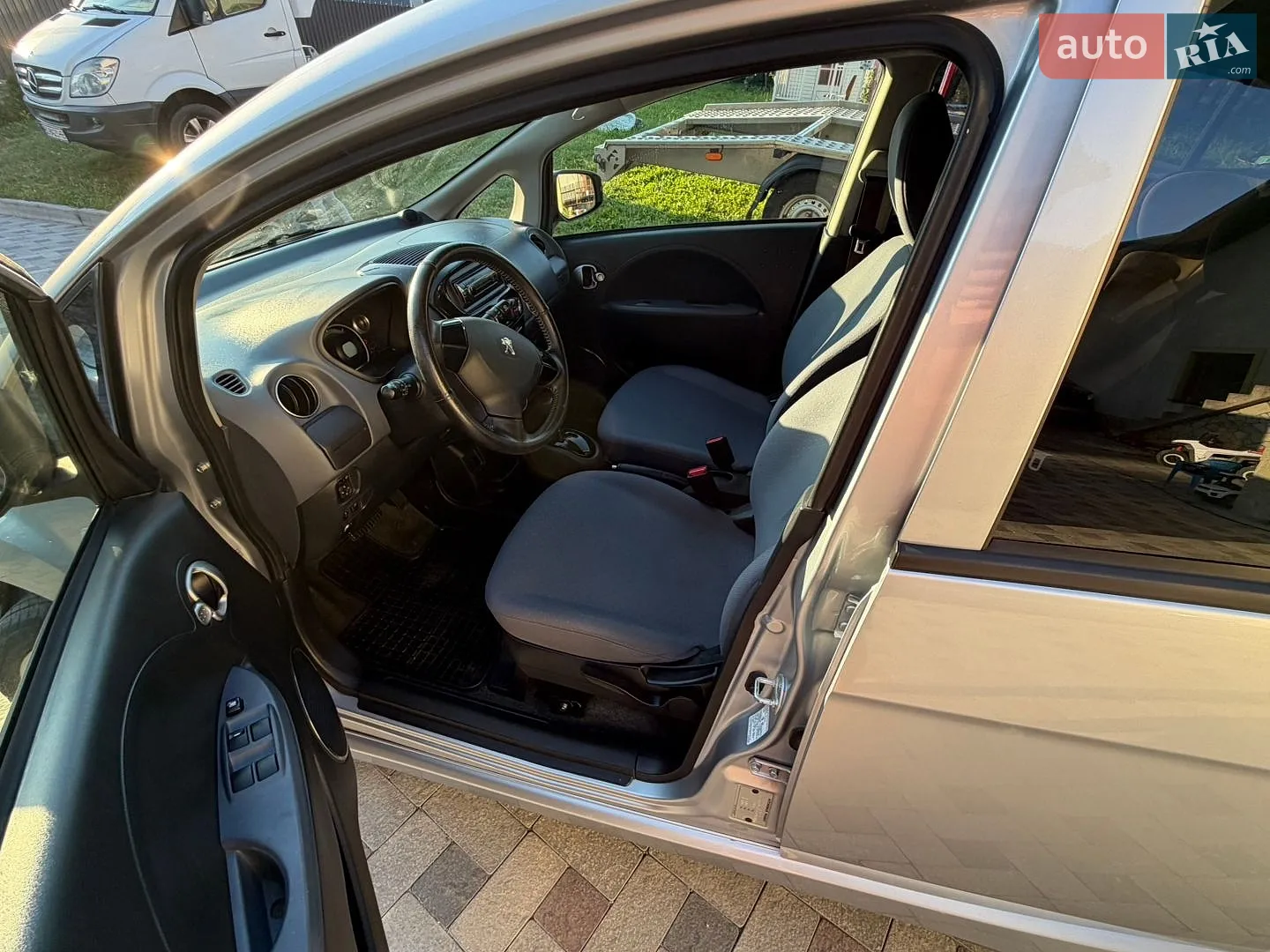 2016 Peugeot iOn - мініатюра 13