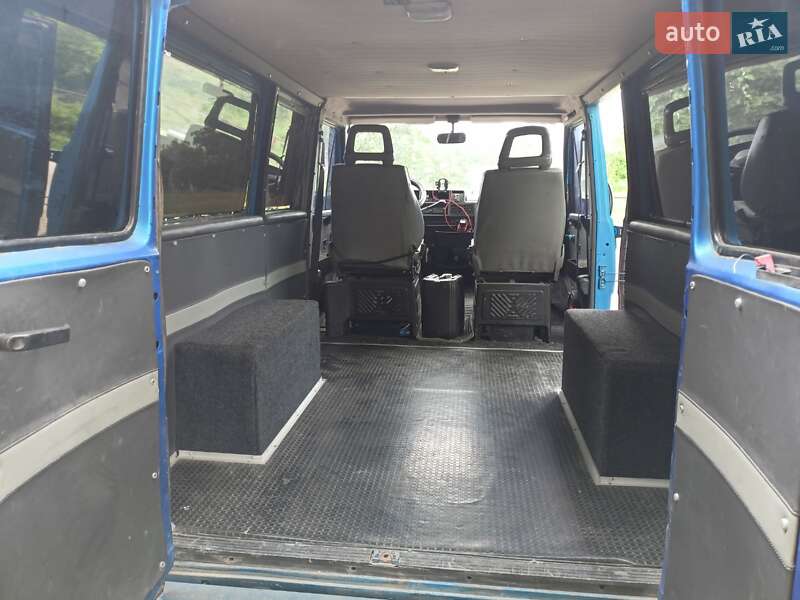 Мінівен Peugeot J5 1991 в Єланці