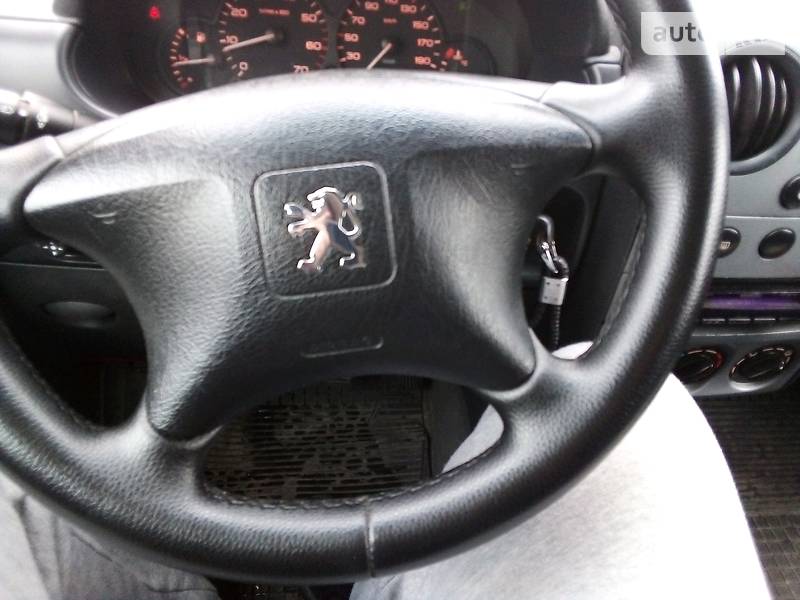 Мінівен Peugeot Partner 2008 в Косові