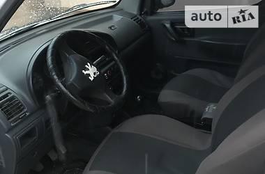 Вантажопасажирський фургон Peugeot Partner 2000 в 