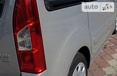 Універсал Peugeot Partner 2011 в 