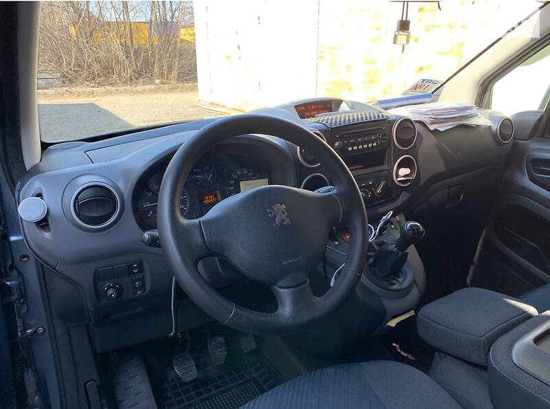 Вантажопасажирський фургон Peugeot Partner 2012 в Хмельницькому фото 19 Вантажопасажирський фургон Peugeot Partner 2012 в Хмельницькому