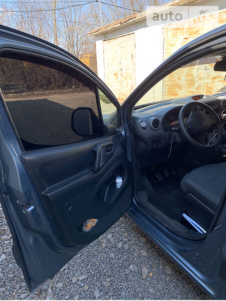 Вантажопасажирський фургон Peugeot Partner 2012 в Хмельницькому фото 17 Вантажопасажирський фургон Peugeot Partner 2012 в Хмельницькому