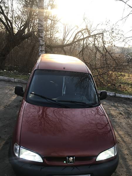 Грузопассажирский фургон Peugeot Partner 2001 в Золочеве