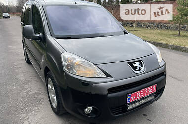 Минивэн Peugeot Partner 2011 в 