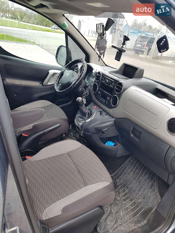 Мінівен Peugeot Partner 2011 в Івано-Франківську