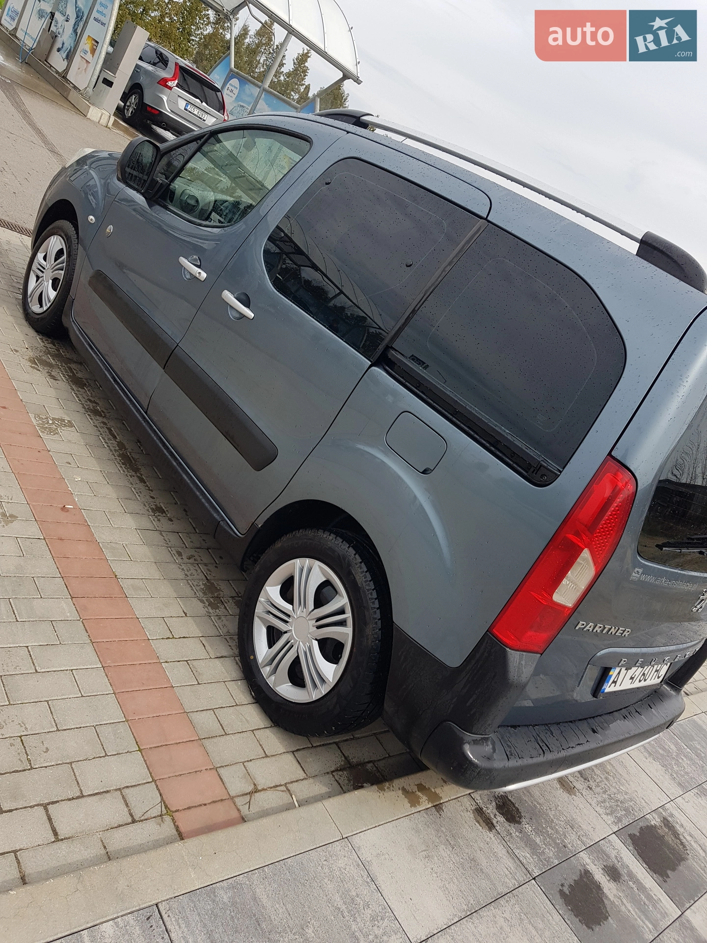 2011 Peugeot Partner - мініатюра 10