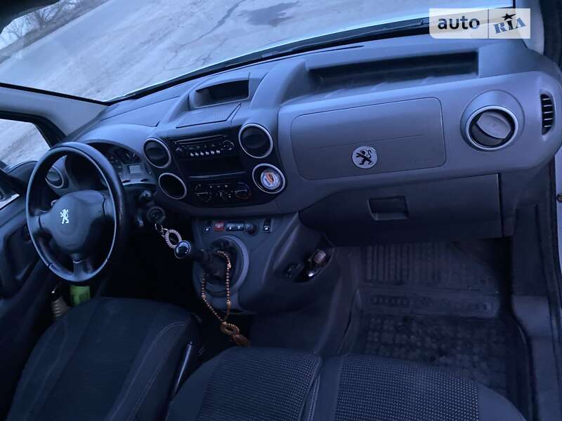 Вантажний фургон Peugeot Partner 2012 в Гадячі