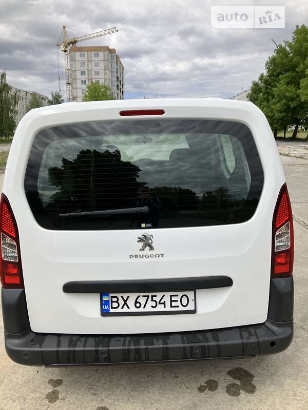 Вантажний фургон Peugeot Partner 2017 в Нетішині