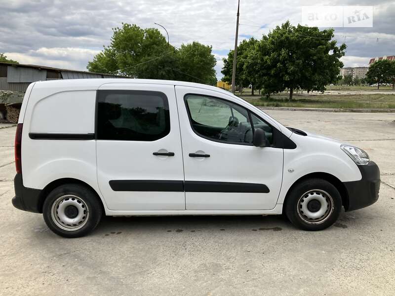 Вантажний фургон Peugeot Partner 2017 в Нетішині