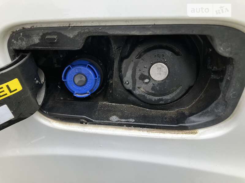 Вантажний фургон Peugeot Partner 2017 в Нетішині