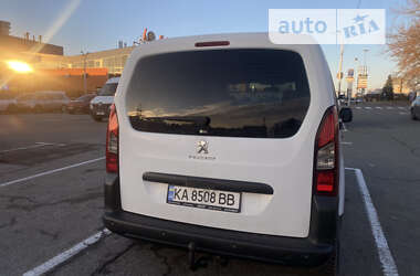 Вантажний фургон Peugeot Partner 2013 в Василькові