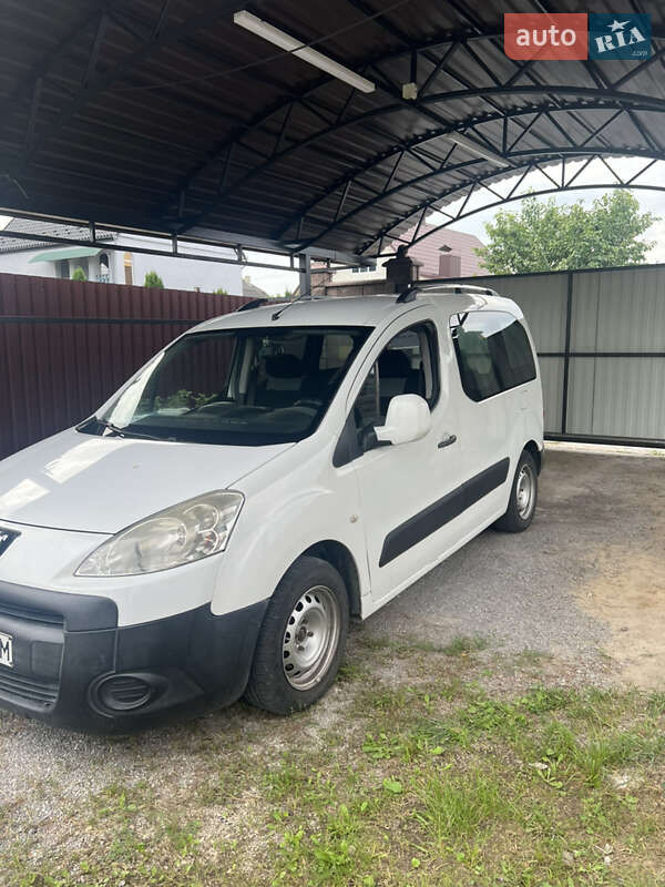 Минивэн Peugeot Partner 2010 в Звягеле