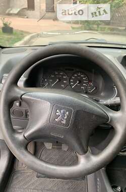 Грузовой фургон Peugeot Partner 2006 в 
