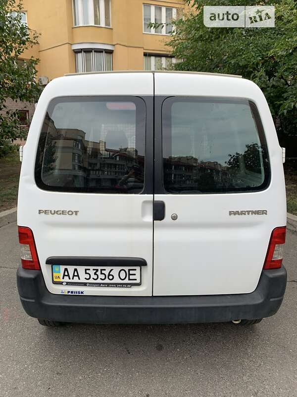 Вантажний фургон Peugeot Partner 2006 в Києві