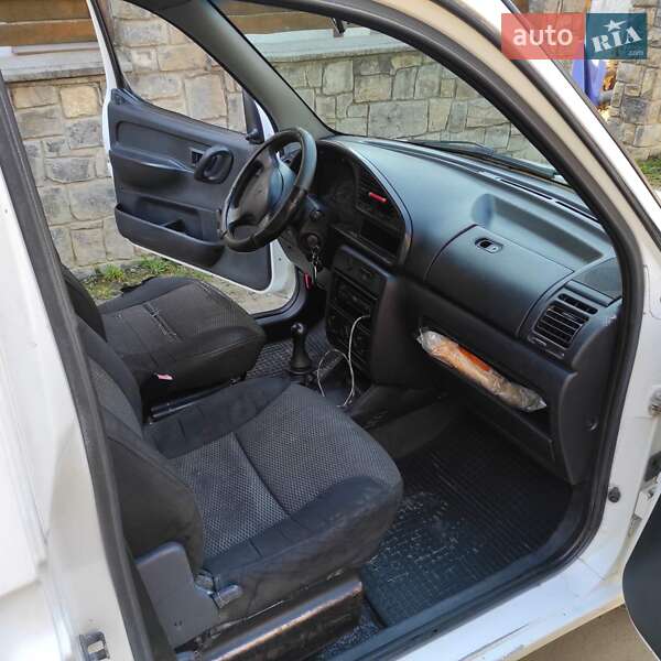 Минивэн Peugeot Partner 1999 в Косове фото 2 Минивэн Peugeot Partner 1999 в Косове