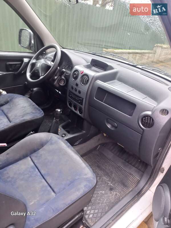 Минивэн Peugeot Partner 2005 в Самборе