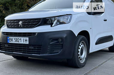 Вантажний фургон Peugeot Partner 2021 в Рівному