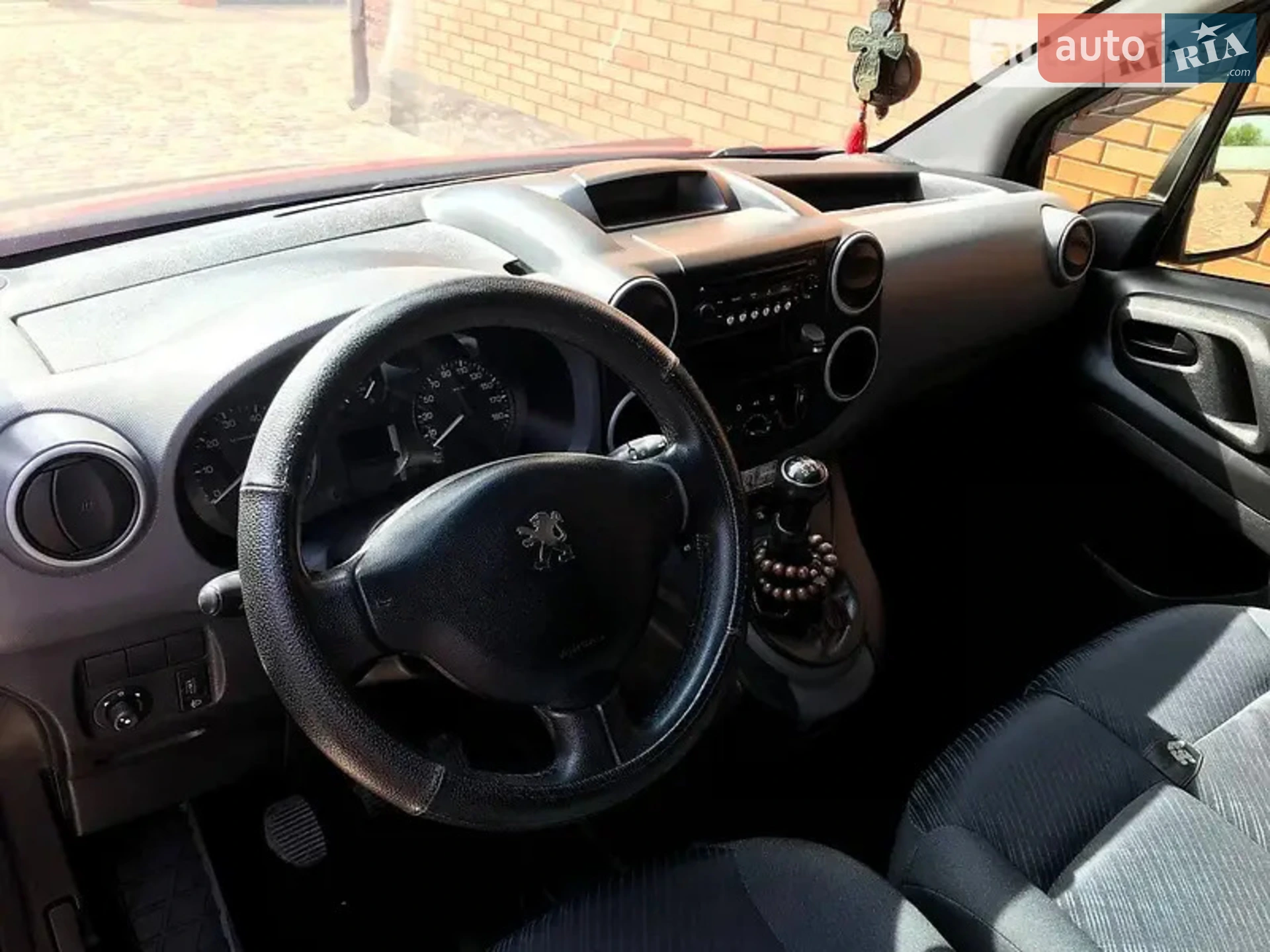 2011 Peugeot Partner - мініатюра 29