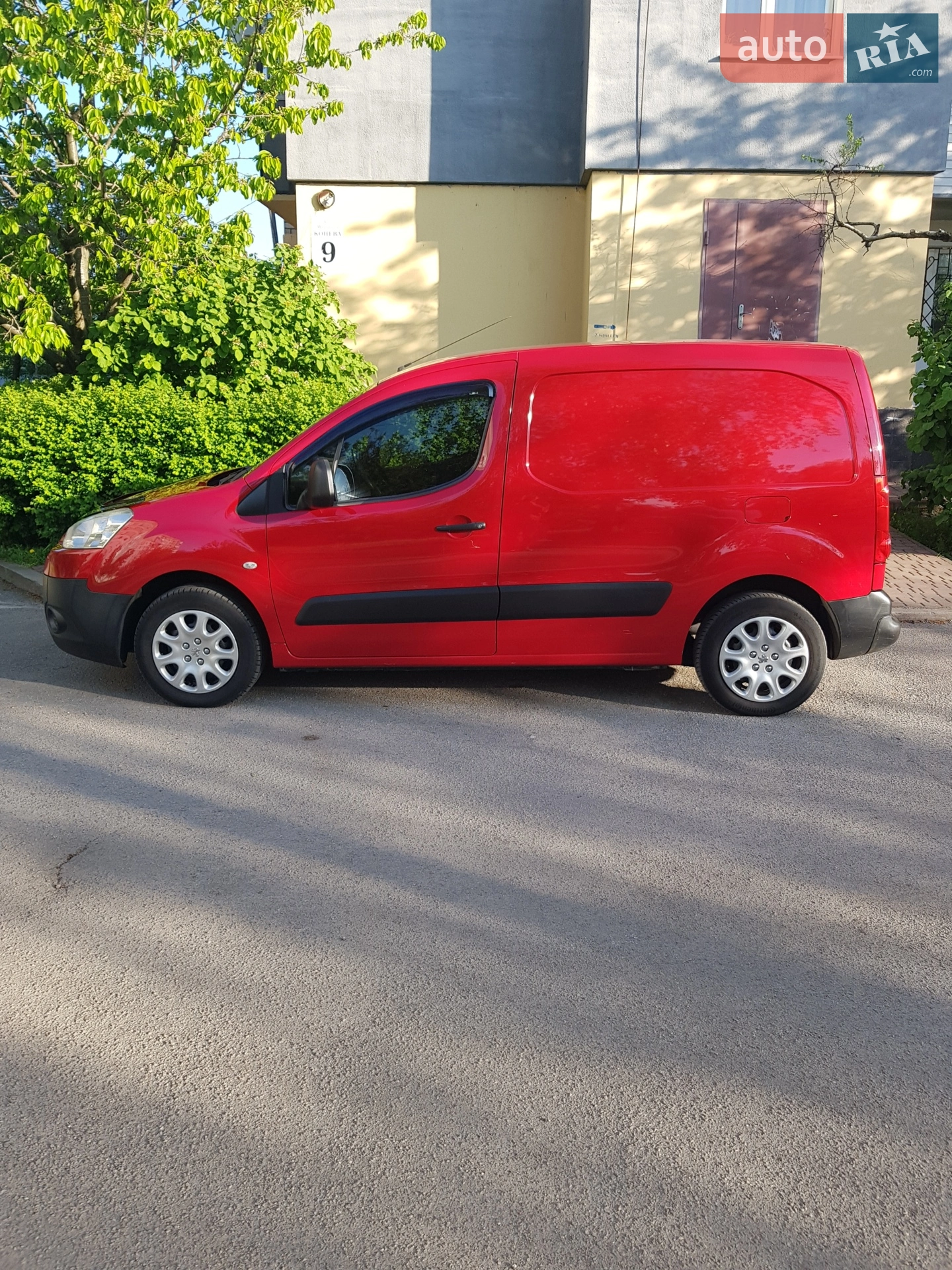 2011 Peugeot Partner - мініатюра 2