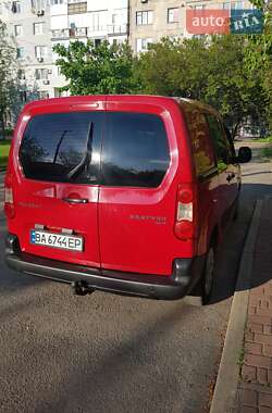 Минивэн Peugeot Partner 2011 в 