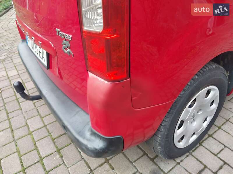 Мінівен Peugeot Partner 2010 в Івано-Франківську