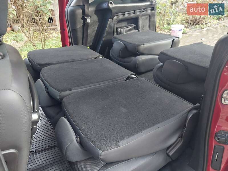 Мінівен Peugeot Partner 2010 в Івано-Франківську