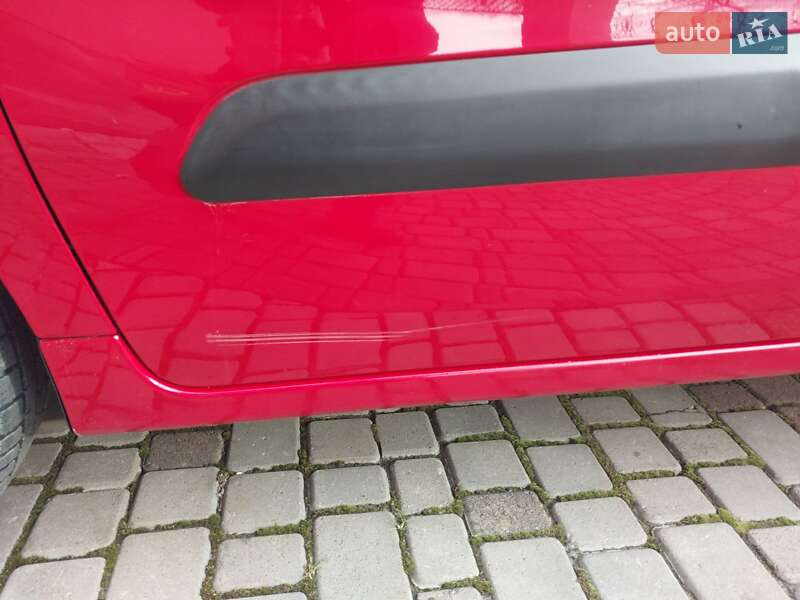 Мінівен Peugeot Partner 2010 в Івано-Франківську