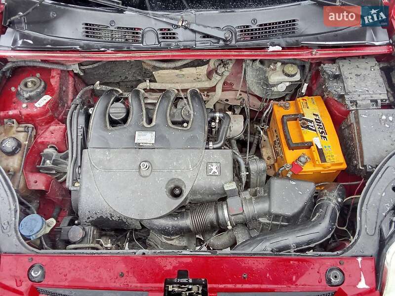 Мінівен Peugeot Partner 2005 в Сторожинці