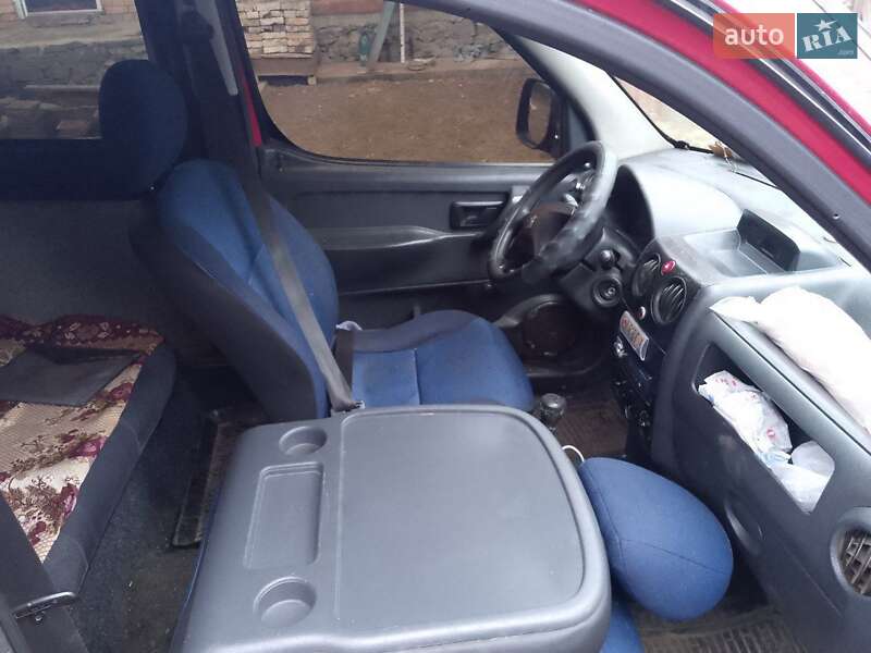 Мінівен Peugeot Partner 2005 в Сторожинці