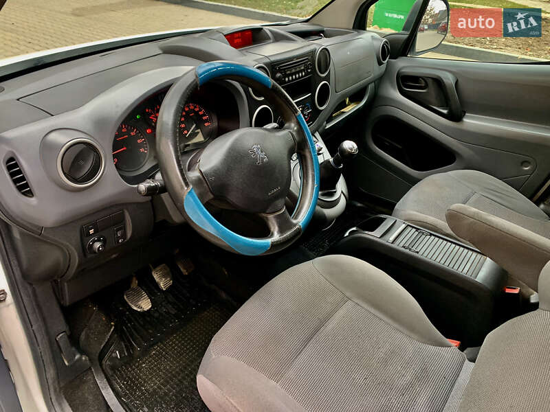 Мінівен Peugeot Partner 2009 в Звягелі