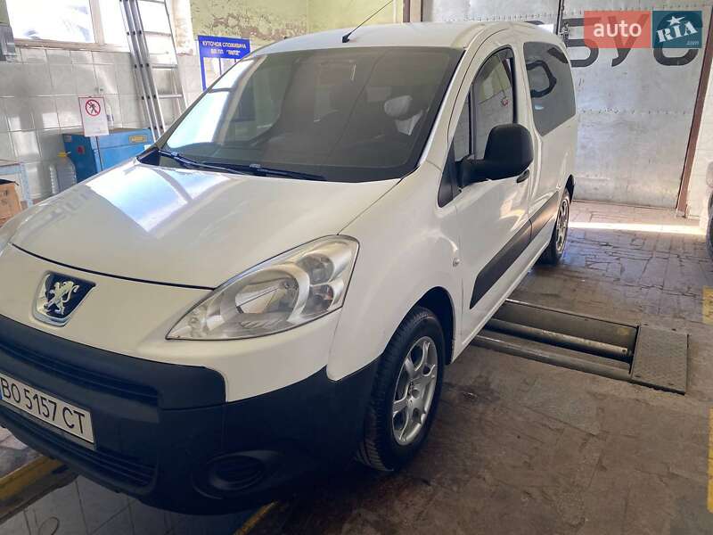 Мінівен Peugeot Partner 2009 в Тернополі
