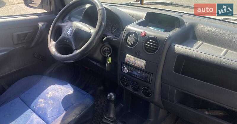 Вантажний фургон Peugeot Partner 2003 в 