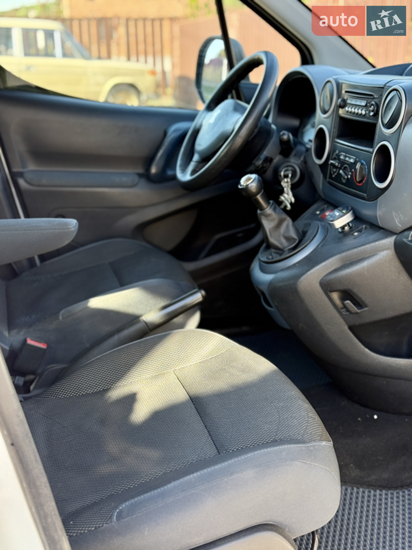 2011 Peugeot Partner - мініатюра 19