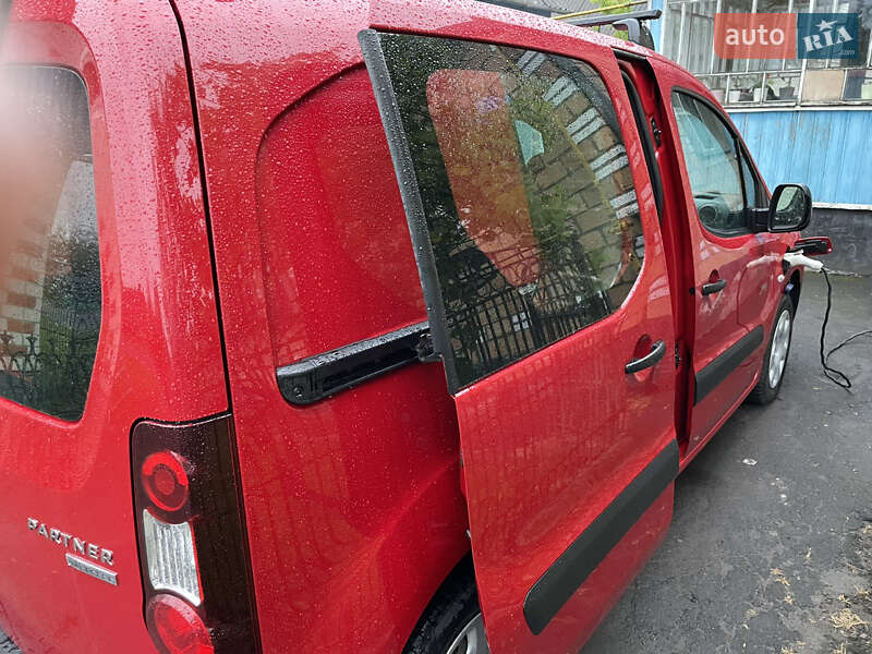 Вантажний фургон Peugeot Partner 2013 в Володимирі фото 6 Вантажний фургон Peugeot Partner 2013 в Володимирі